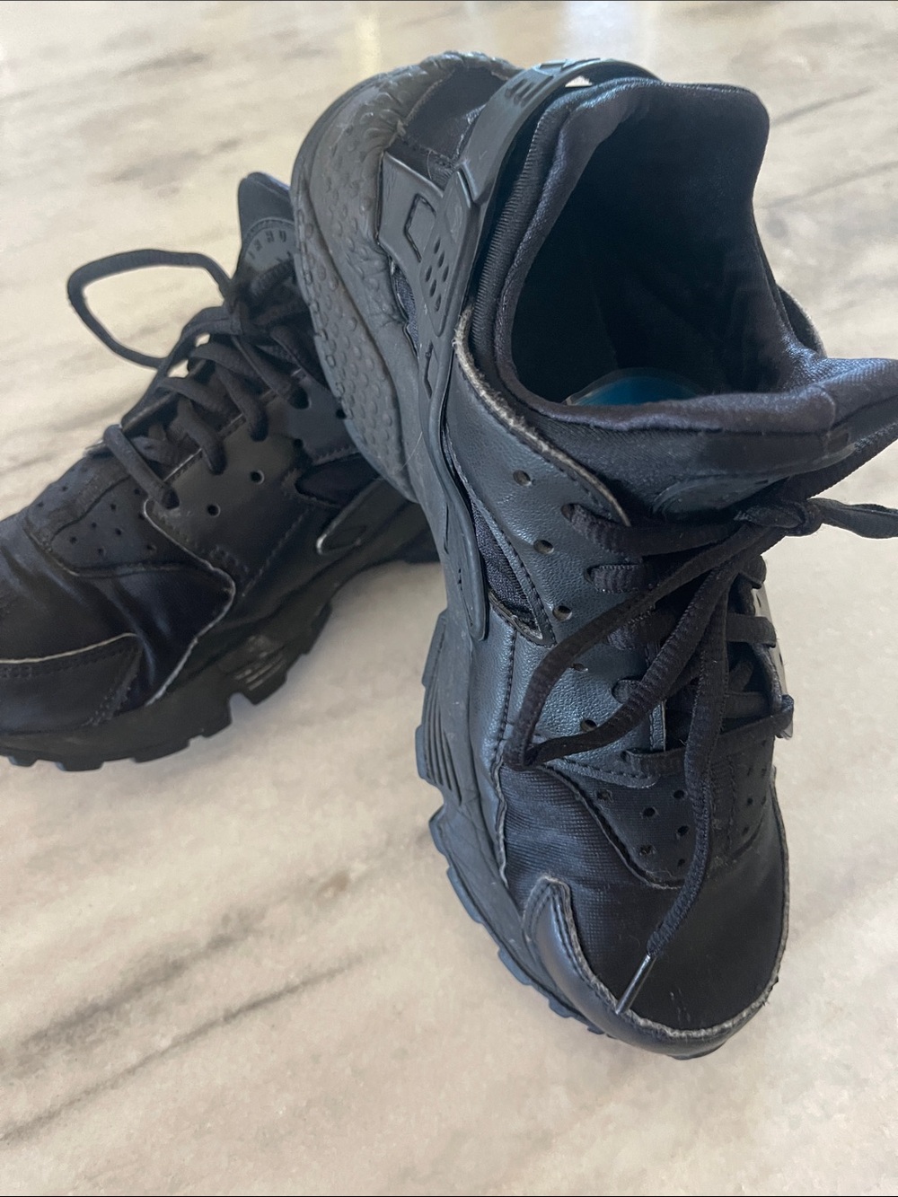 Nike Air Huarache Black Low-Top Athletic Sneakers